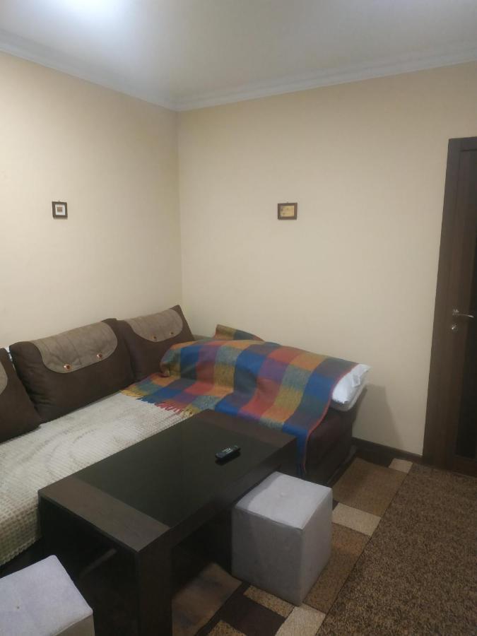 Central Lighthouse Apartment Ереван Екстериор снимка